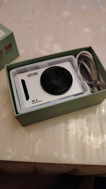 mikro sd kart: Rəqəmsal fotoaparat – ağ rəng Xüsusiyyətlər: - 50.0 MP yazısı olan — 1