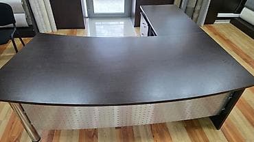 Офисные столы: Для директора, Угловой стол — 2