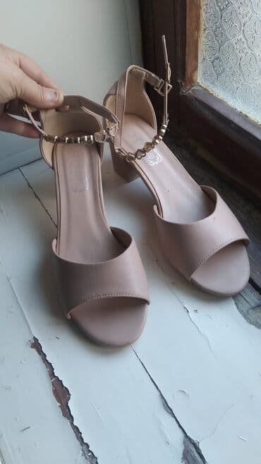 qadin sapaskileri: Məhsulların təsviri: - Dekorativ yataq örtüyü/yastıq dəsti: Şampan — 2