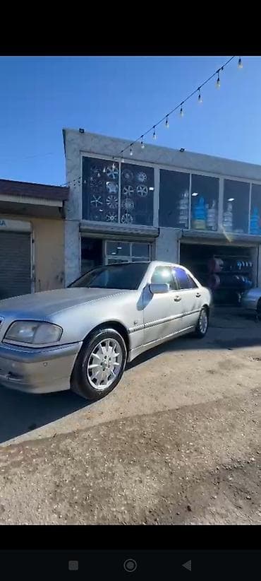 salon niva: Mercedes-Benz 220: 2.2 л | 2000 г. Седан — 9