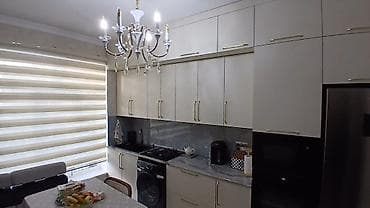 Mətbəx üçün sifarişlə hazırlanmış mebel dəsti - Dizayn: İşıq krem