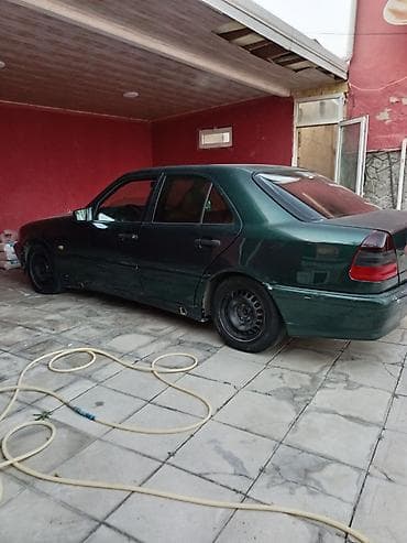 elektrik muravey: Mercedes-Benz C-Class: 1.8 l | 1998 il Sedan — 4