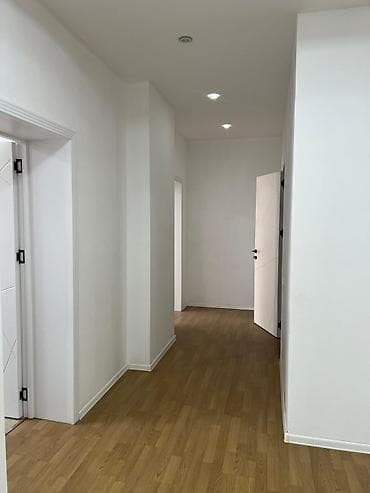 kiray: Nərimanov heykəlinin yanı. İsmayıl Qutqaşınlı küçəsində, Altes Plazada — 5