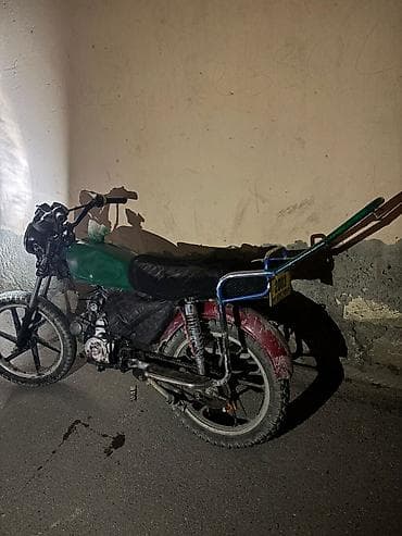 hunday diski: Modifikasiya olunmuş yol/off-road tipli motosiklet - Mühərrik: tək — 2