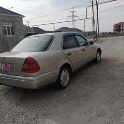 mercedes 300: Mercedes-Benz 280: 2.8 l | 1995 il Sedan — 1