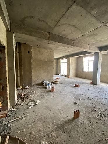 Yeni Günəşlidə Padmayak mənzil satılır. Bina apartmandır. 3 otağ 77 m2 — 4