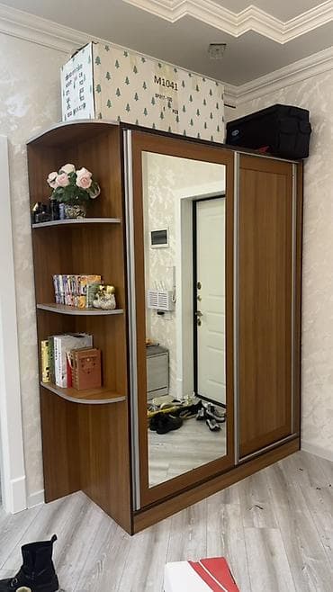 Güzgülü sürgülü dəhliz dolabı - Material: ağac dekorlu laminat — 1