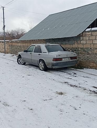 duman isiqlari: Mercedes-Benz 190 (W201): 2 l | 1990 il Sedan — 9