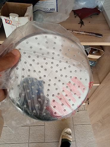 hamam kabinalari: Grohe markalı dairəvi üst duş başlığı. Xrom örtüklü səthə malikdir və — 1