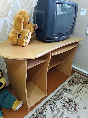 Düz masa, Polkalı, Siyirməsiz, Teksturalı laminat