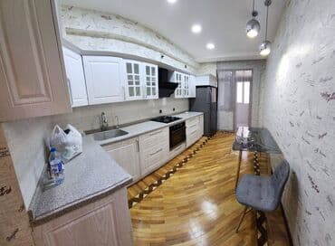 7 mikrorayon: Neftcilər metrosuna yaxin Start idman kompleksinə yaxin 16 mertebeli — 17