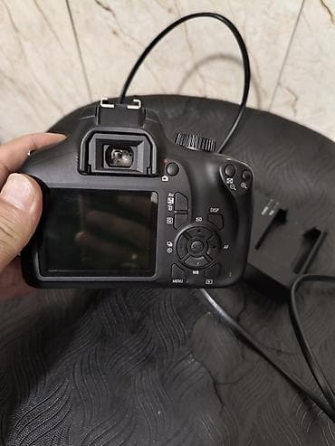 dji osmo mobile 6: Canon EOS 4000D DSLR fotoaparat + Canon EF‑S 18‑55mm f/3.5‑5.6 IS — 1