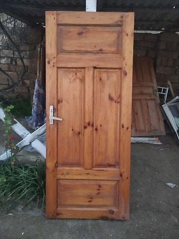 budda: Məhsul: Taxta qapı - Material: Təbii ağac (şam teksturası və budaq — 1