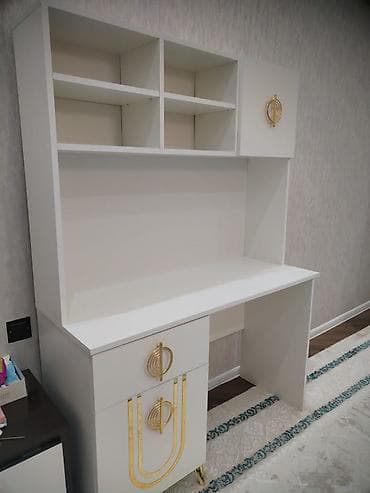 *170 Azn* yazı masası satılır. Təzə kimidir. TƏCİLİ SATILIR. Ünvan