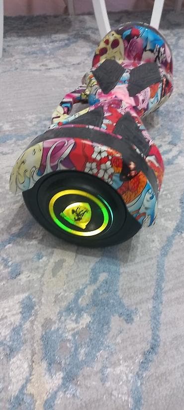 Rəngarəng qrafiti dizaynlı hoverboard (self-balancing skuter) -