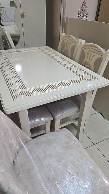 Mətbəx üçün, Açılmayan, Dördbucaq masa, 4 stul