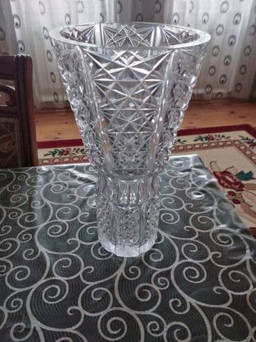 agac gulleri: Bir vaza, Xrustal — 4