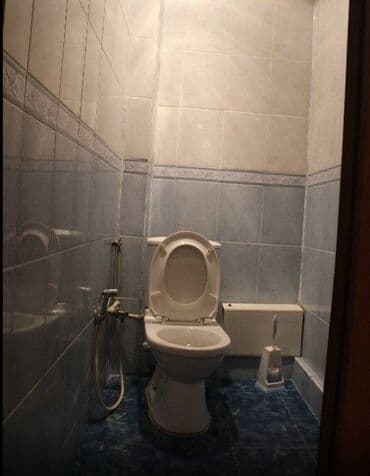 1 ci mikrorayon satilan evler: Bakı, 3 otaqlı, Köhnə tikili, m. Sahil, 97 kv. m — 6