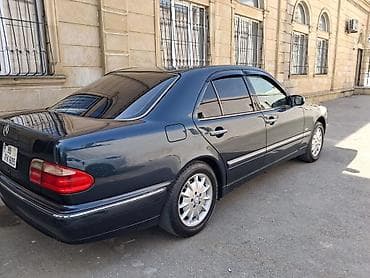 mercedes mavi: Avtomobil ideal vəziyyətdədir. Orijinal yürüşü 200 873 km-dir — 8