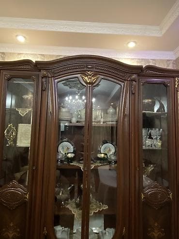 hamam akses: Klassik üslubda vitrin-bufet - Material: tünd qəhvəyi rəngli ağac — 3