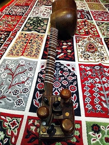 gitara simləri: Tar – Azərbaycan milli simli musiqi aləti. Əla vəziyyətdə, heç bir — 8