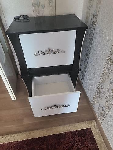 taxta komod: İşlənmiş, Güzgüsüz — 2