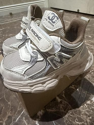 Üst geyimləri: Rəng - Boz Krossovkalar, Ölçü: 24, Uniseks — 1