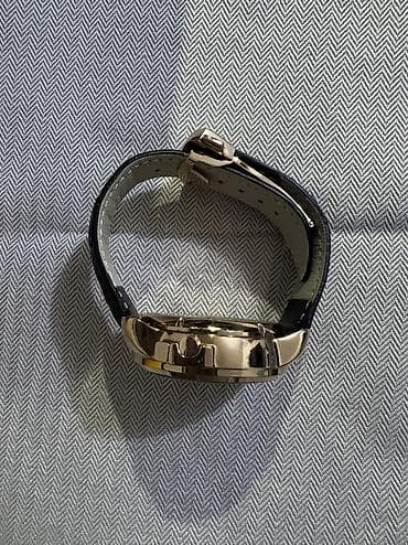 ayfon saat: Qol saatı — 1