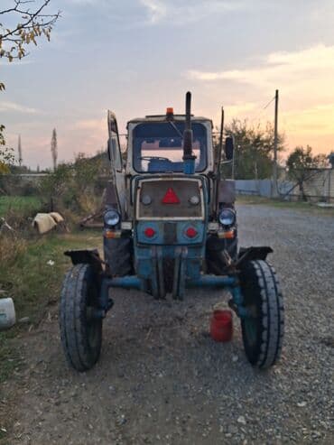 Traktorun sənətləri tam qaydasındadır 1manat xərci yoxdur hər bir şeyi