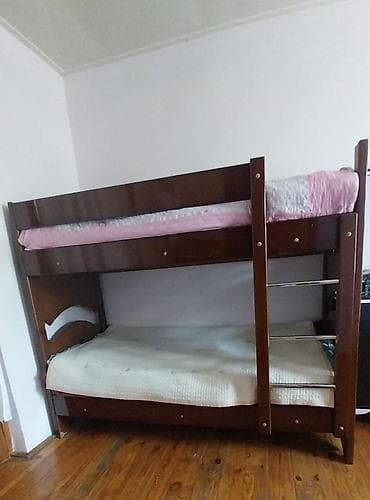 İki mərtəbəli taxta çarpayı - Material: tünd rəngli bərk ağac karkas