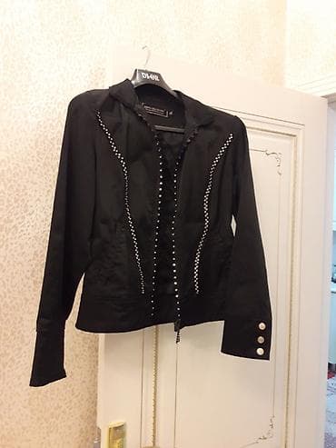 nabi smart watch: Qadın qara yüngül jaket - Rəng: qara - Dizayn: ön hissədə parlaq — 1