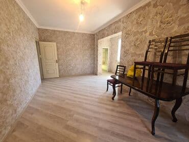 9 ci mikrorayon satilan evler: Bakı, 3 otaqlı, Köhnə tikili, m. Xalqlar Dostluğu, 82 kv. m — 6