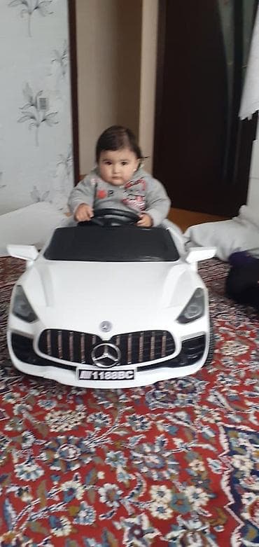 Uşaq üçün elektrikli miniatür avtomobil – Mercedes üslubunda, ağ rəng