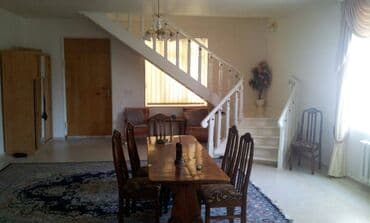 heyət evi: 8 otaq, 220 kv. m, Orta təmir — 27