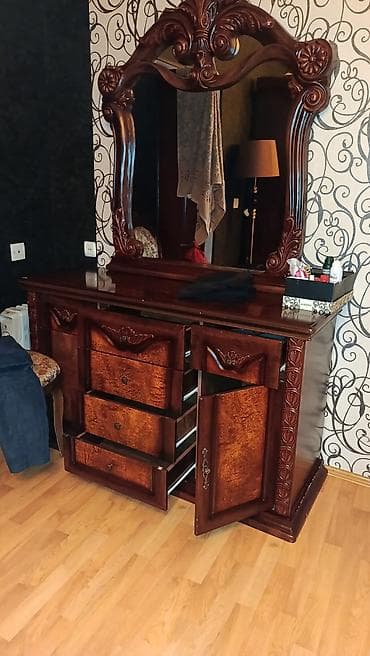 xonca desti: Aşağı yeri var. Klassik üslubda tam yataq otağı dəsti Tərkibi: - — 1