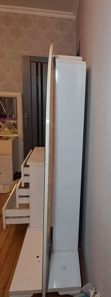 Güzgülü lalafo.az -da Güzgülü