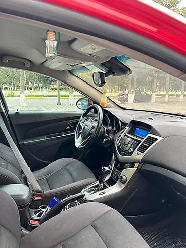 vaz 2107 2004: Chevrolet Cruze sedan - Korpus: 4 qapılı sedan, qırmızı rəng, qara — 2