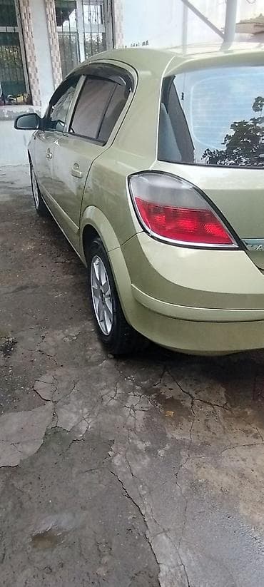 masin cip: Opel Astra H hatchback - Kuzov: 5 qapılı hatchback, açıq yaşıl rəng - — 3