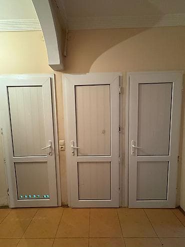 mate: PVC qapılar – 3 ədəd dəst Məhsul təsviri: - Material: ağ rəngli PVC — 2