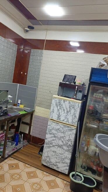 Hazır biznes satılır. İçərisində soyuducu, stol və oturacaqlar