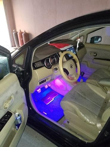 sprinter satisi: Nissan Tiida: 1.6 l | 2006 il Sedan — 7