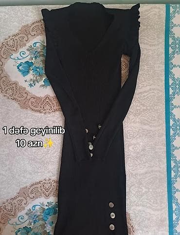 Qadın paltarı – qara, trikotaj, dar kəsim. - Uzunqol, V formalı — 1