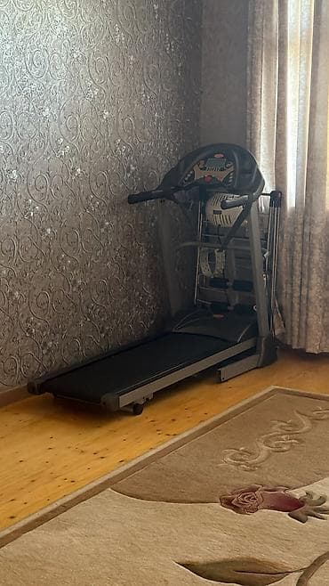 Body Fit qaçış trenajoru – Elektrikli qaçış yolu, geniş konsol ekranı