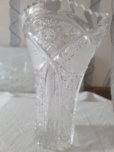 yaz gülləri: Xrustal Böyük güldan 30 az Xrustal Kiçik 20 azn . Iki meyvə vazı — 5