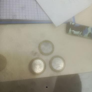 nissan not: Rus 10 luq 2007 çi ilin Təsvir: - Dairəvi formalı 3 ədəd metal — 1