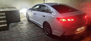 panel satış: Hyundai Sonata – ağ rəngli, sedan kuzovlu. Şık və aerodinamik dizayn — 4