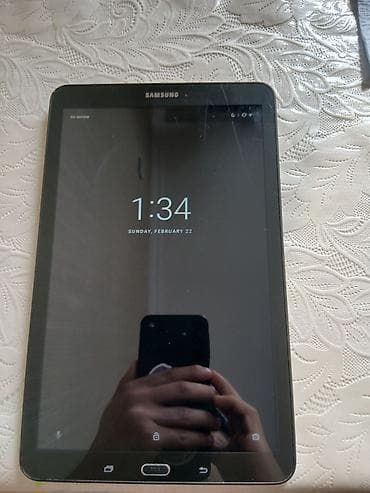 samsung galaxy tab a: Salam ve ipone le barter var Texniki xüsusiyyətlər: - Ekran: 10.5" — 3