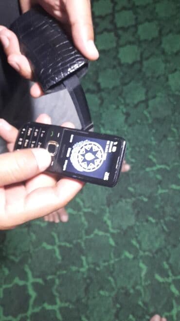 флешка на телефон fly: Nokia 6700 Slide, цвет - Черный, Кнопочный — 1