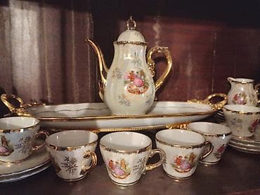 Kolleksiya üçün dekorativ qab-qacaq və vazalar dəsti - Porcelan