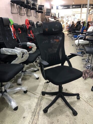 офисный стул: Новый, С колесиками, Рукояти регулируются, Ткань — 6